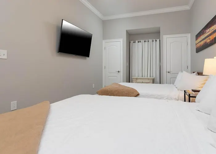 Phoenix Gulf Towers 1002 Apartment