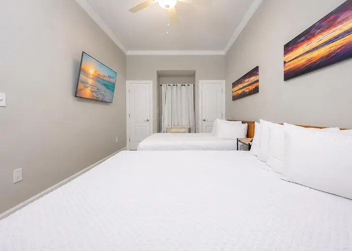 Phoenix Gulf Towers 1002 Apartment *